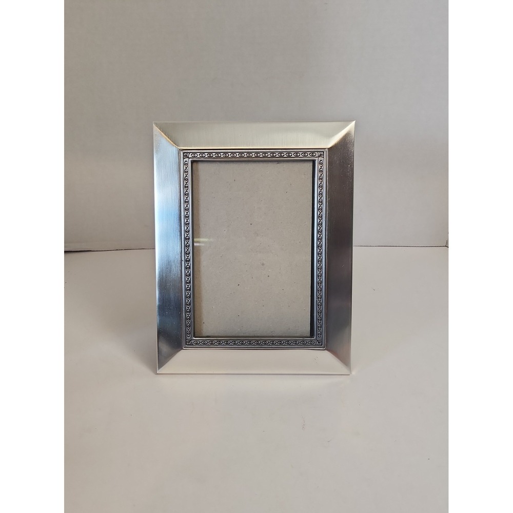 Modern Silvertone Metal 5x7 Picture Frame Two Tone Brushed Egg and Dart Border